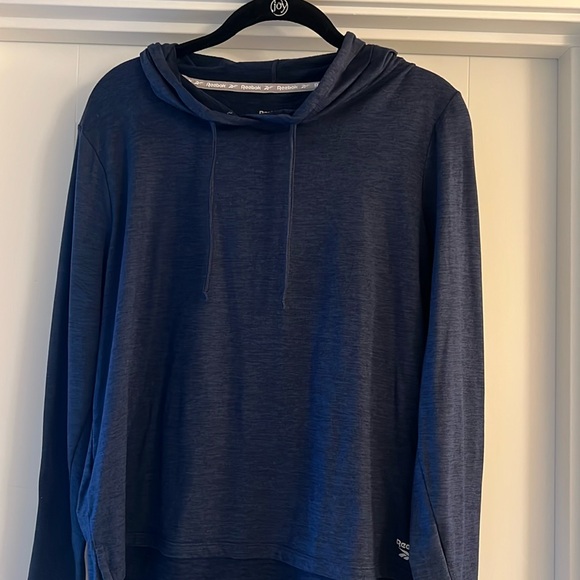 Women’s Long Sleeve hooded sweatshirt size Large. Reebok - Picture 1 of 14
